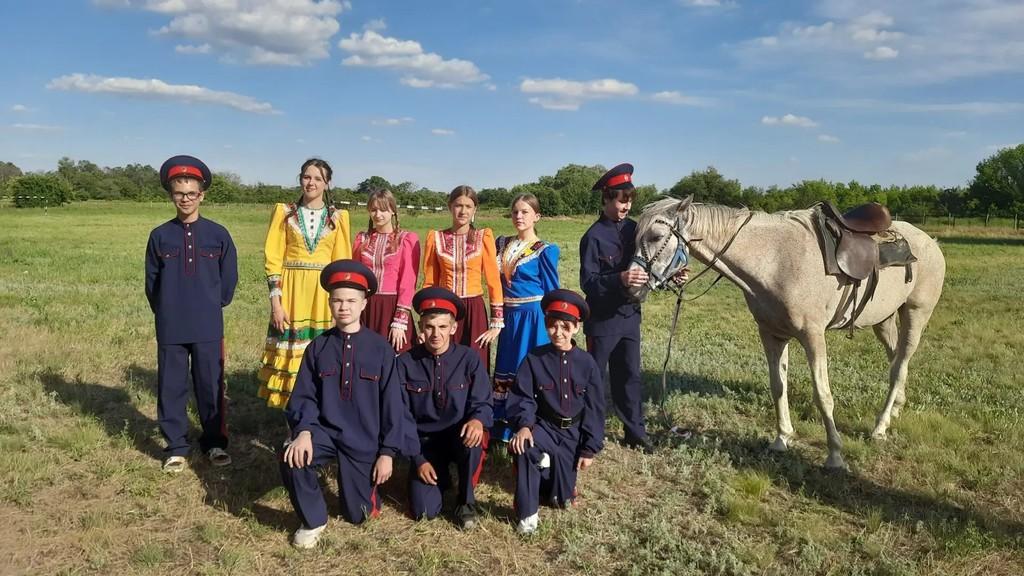 Вы сейчас просматриваете 15 июня в УДО ООЦ «Орлёнок» царила особенная атмосфера — мы отмечали День Донского поля!